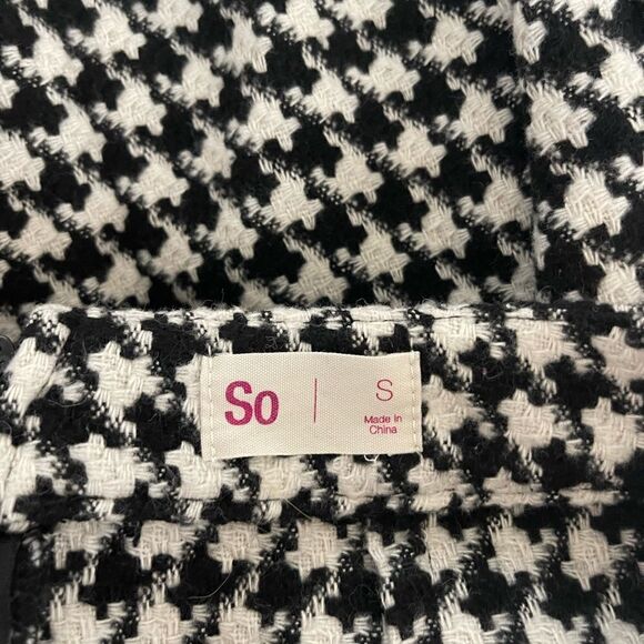 Houndstooth High Waisted Mini Skirt - Picture 5 of 6